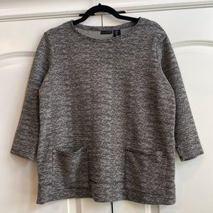 TAHARI Black and White Knitted 3/4 Sleeves Sweater with Front Pocket Detail
